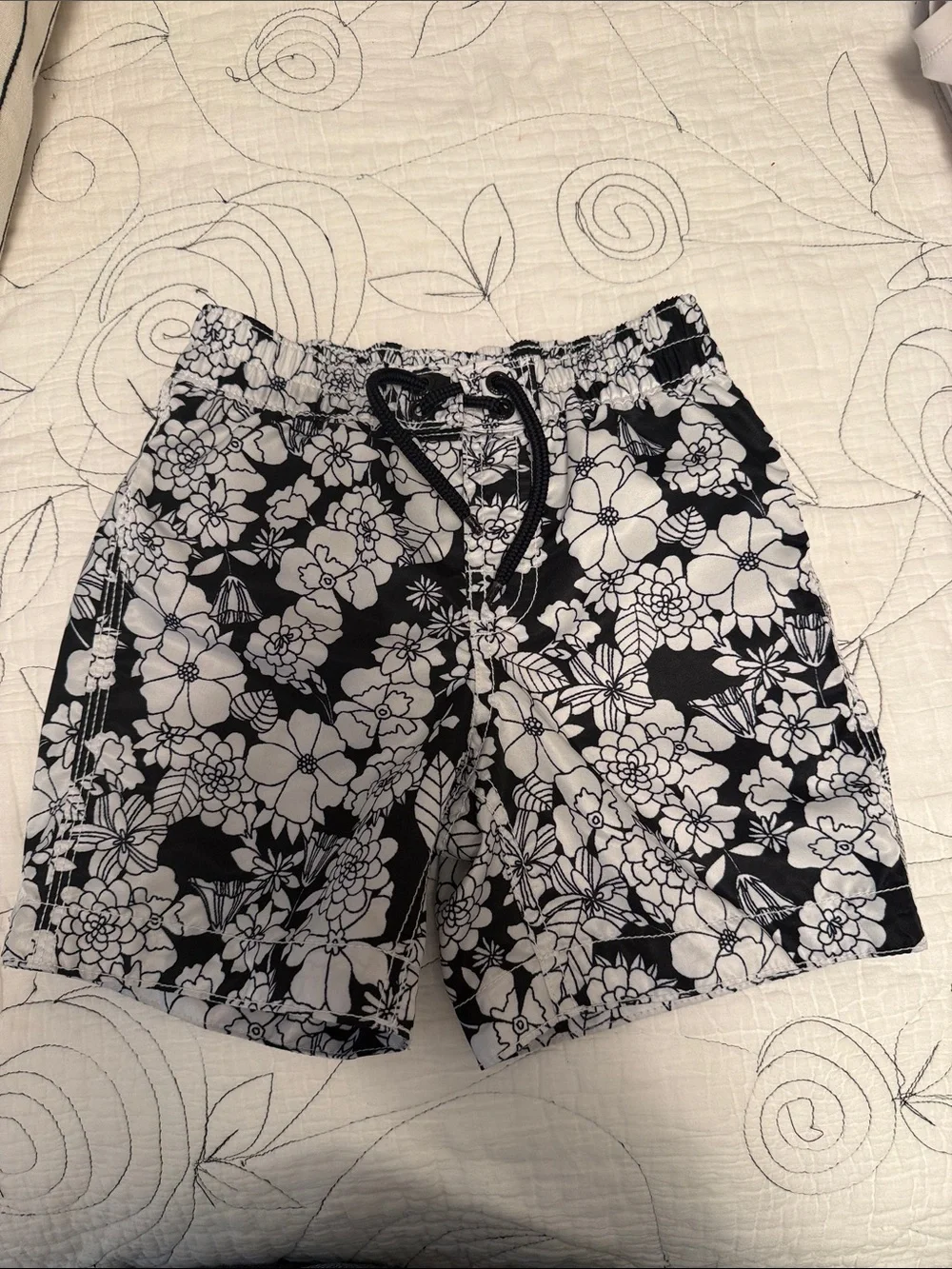 GAP bold black